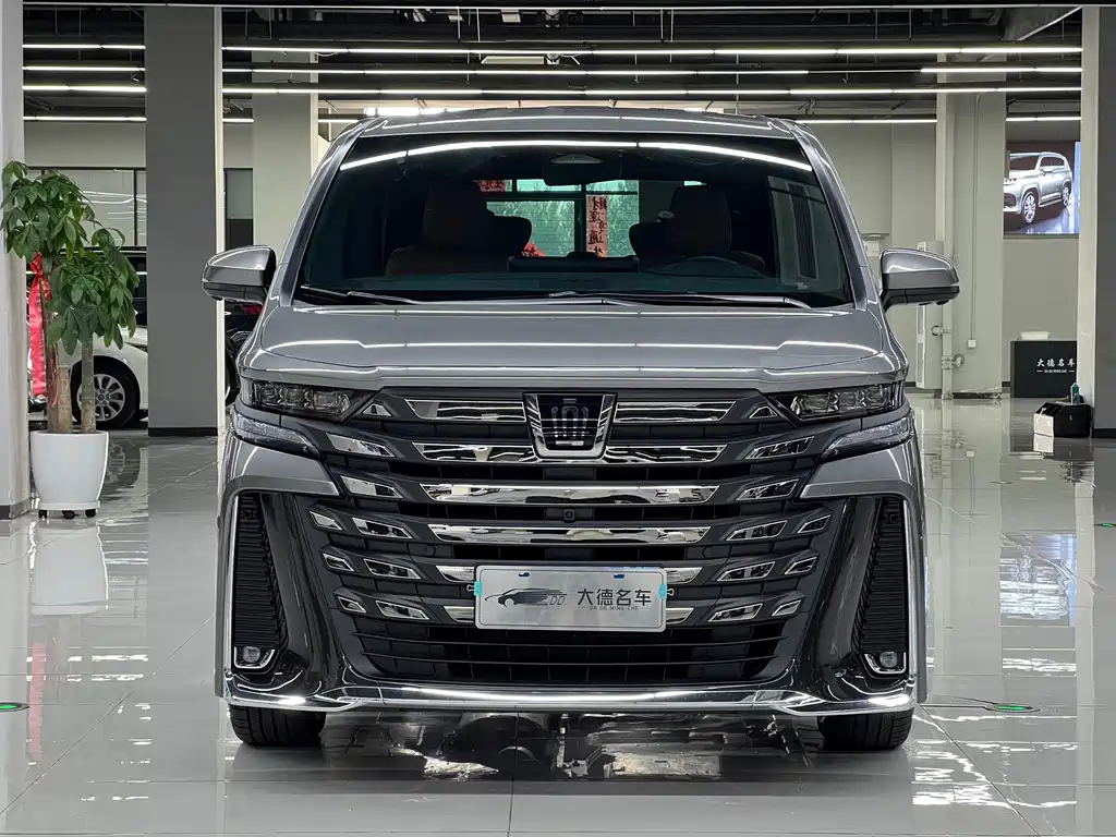 Toyota Vellfire — фото 2