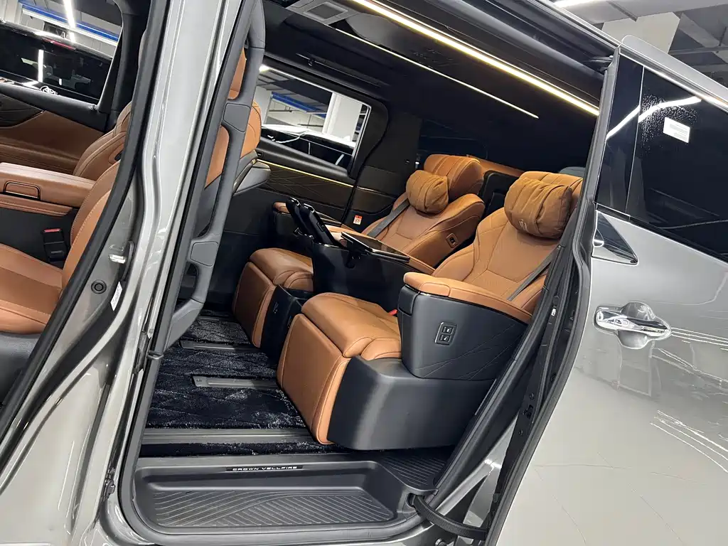 Toyota Vellfire — фото 11