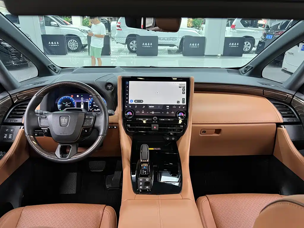 Toyota Vellfire — фото 17