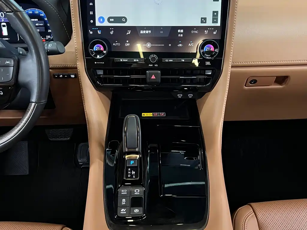 Toyota Vellfire — фото 18