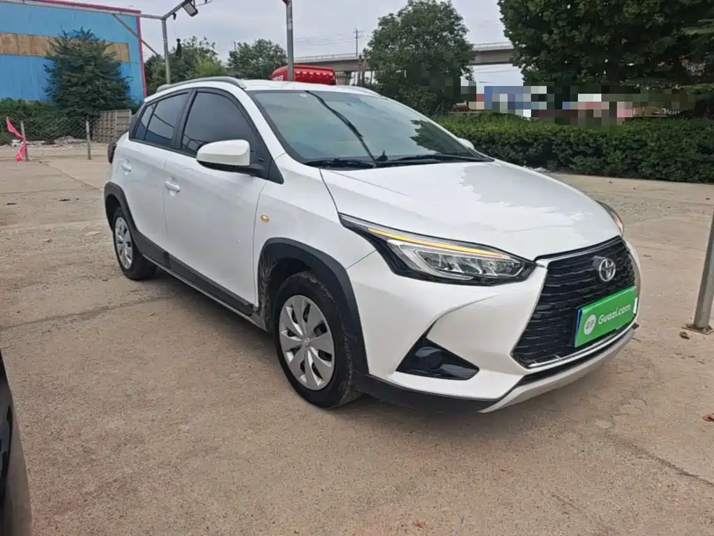 Toyota Yaris L — фото 4