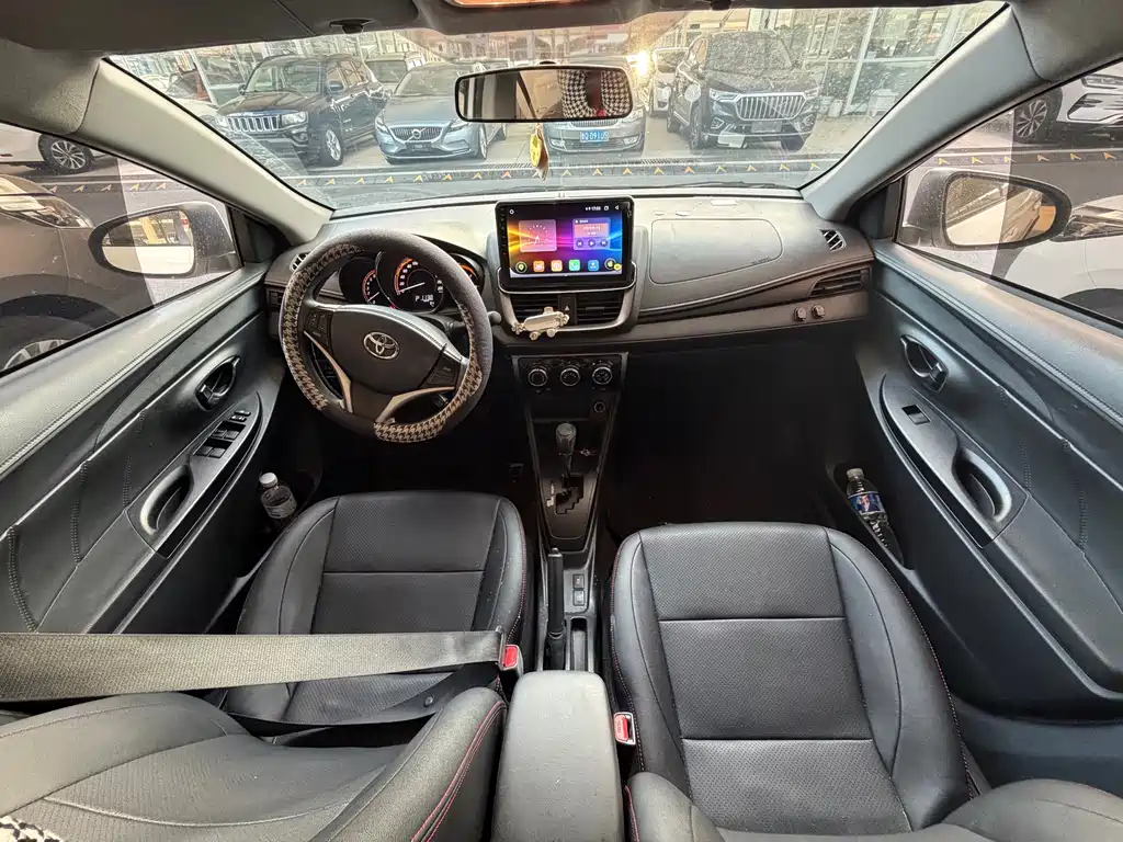 Toyota Yaris L — фото 8
