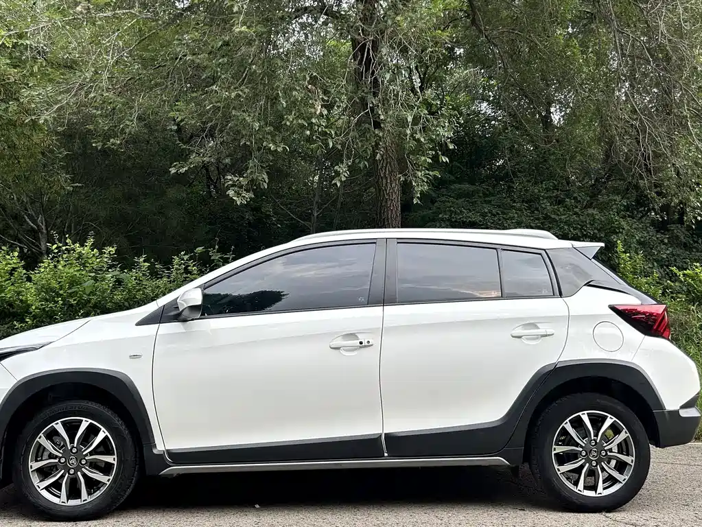 Toyota Yaris L — фото 6