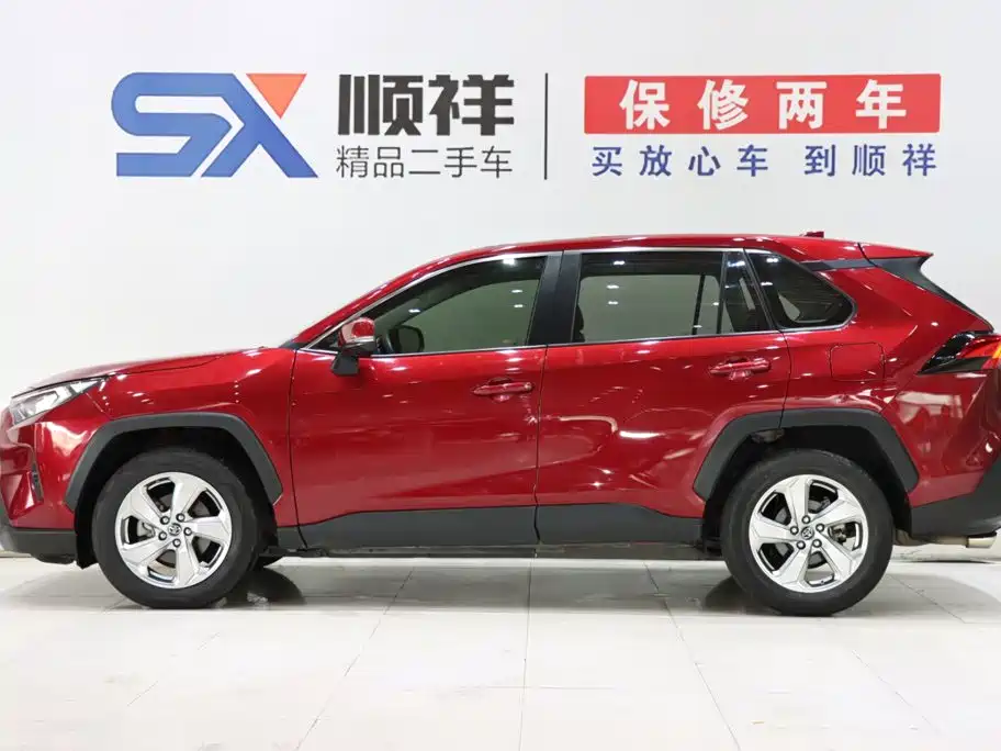 Toyota RAV4 — фото 6