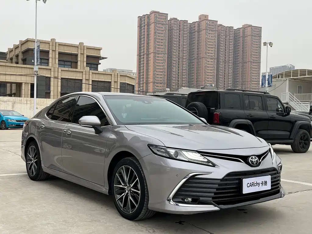 Toyota Camry — фото 3