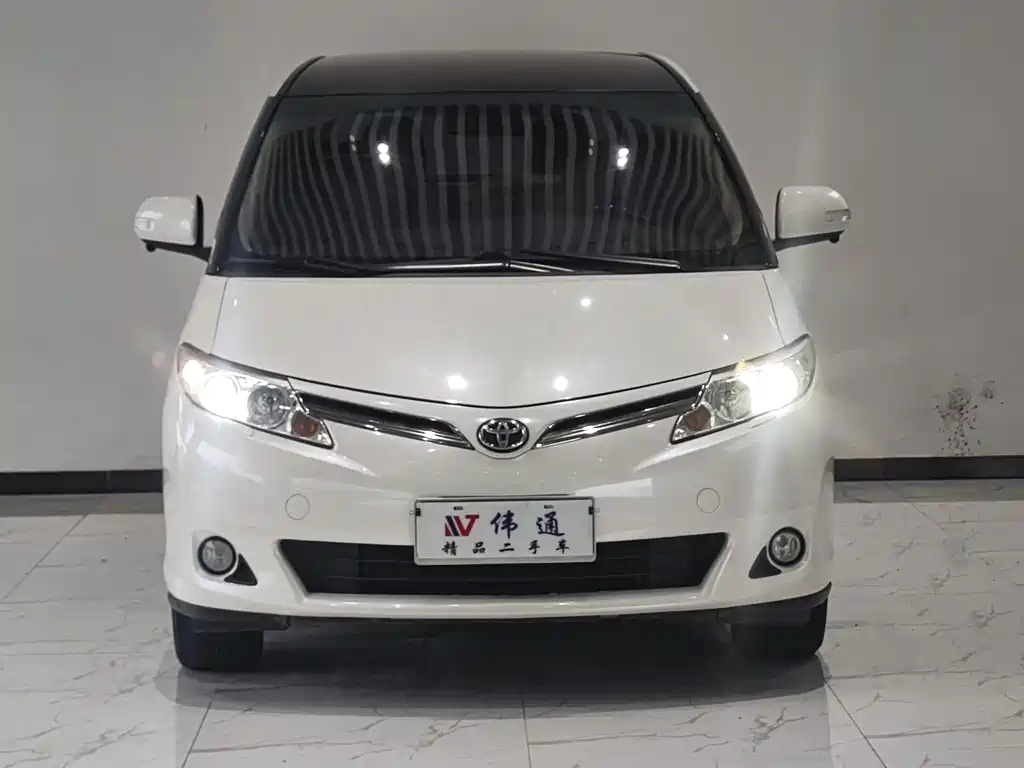 Toyota Previa — фото 2