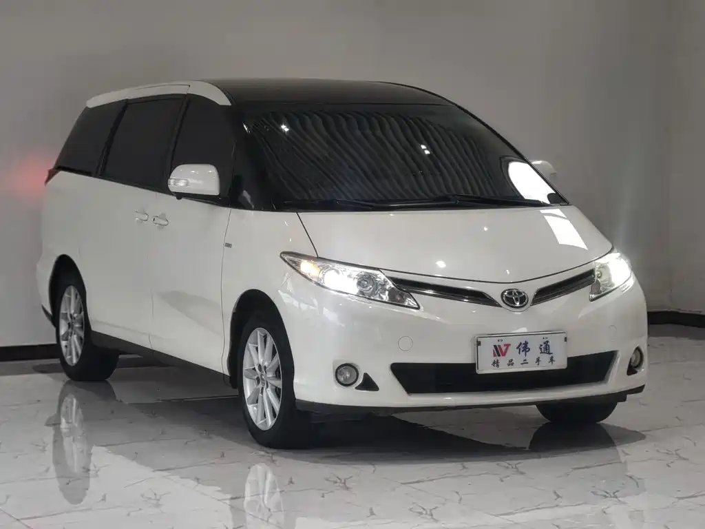 Toyota Previa — фото 3