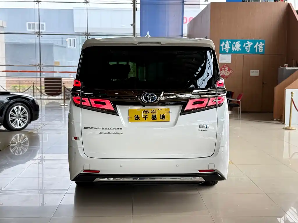 Toyota Vellfire — фото 22