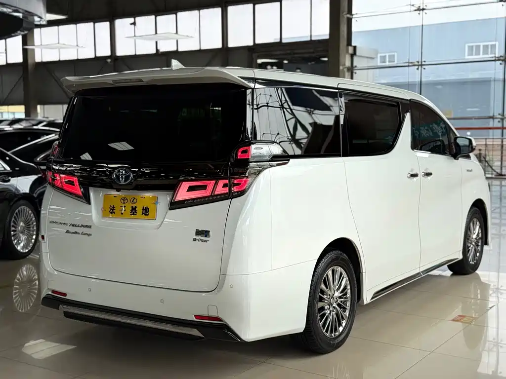 Toyota Vellfire — фото 23