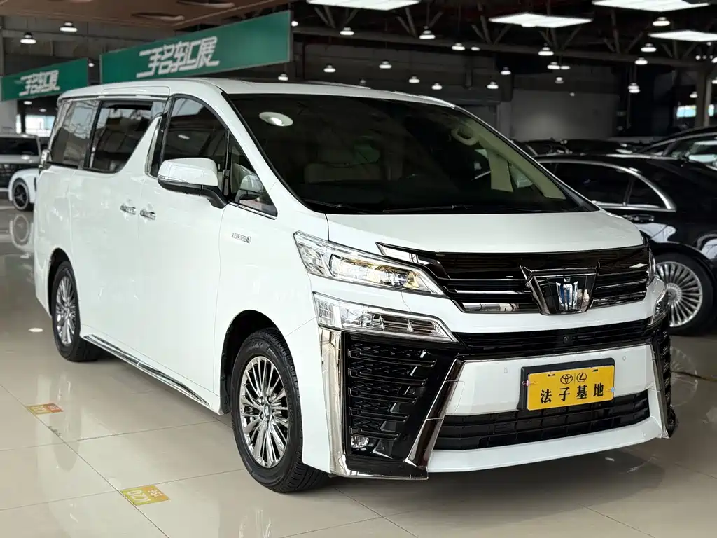 Toyota Vellfire — фото 4
