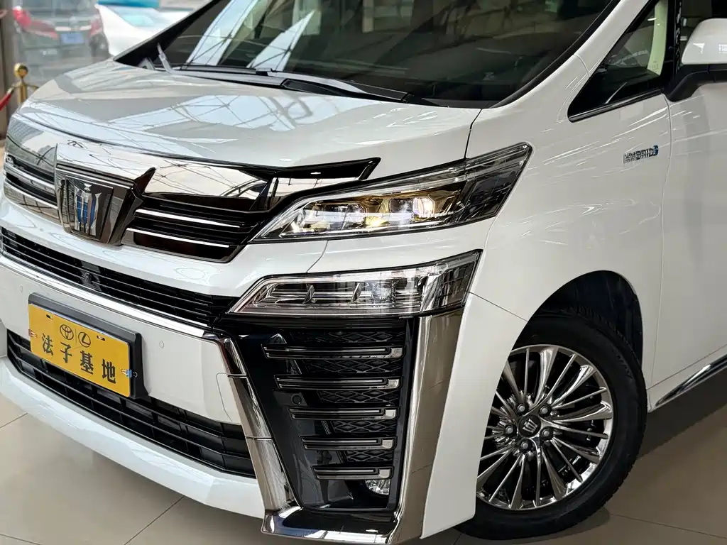 Toyota Vellfire — фото 5