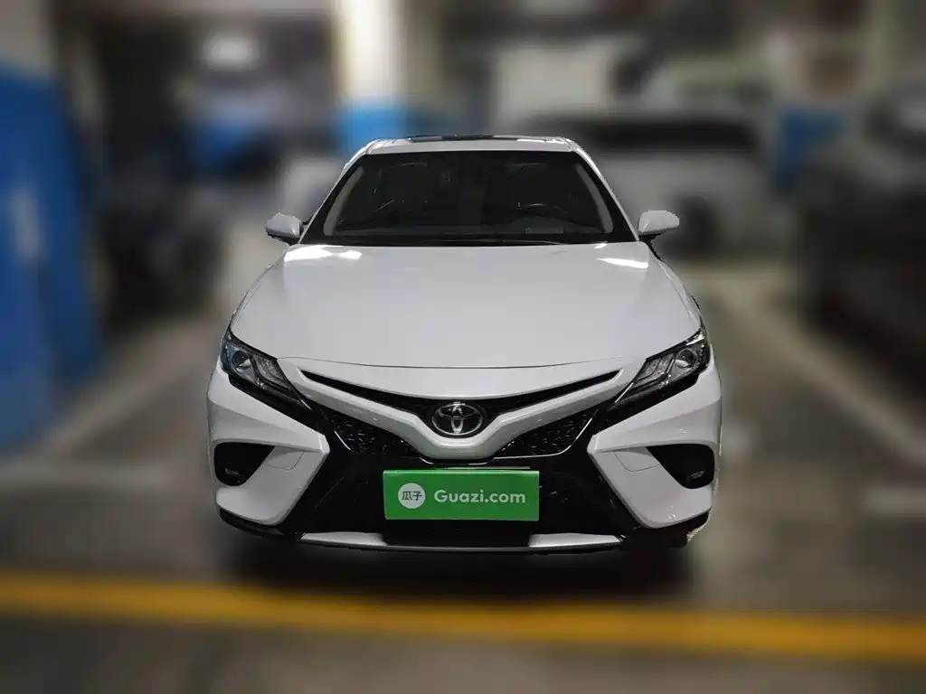 Toyota Camry — фото 24