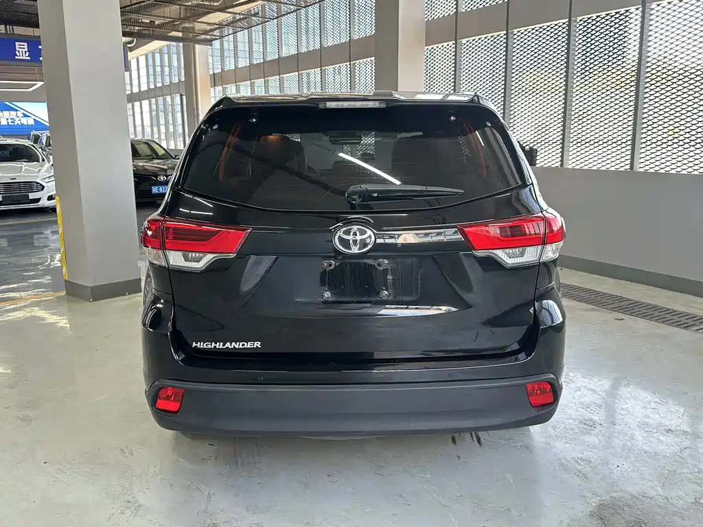 Toyota Highlander — фото 5