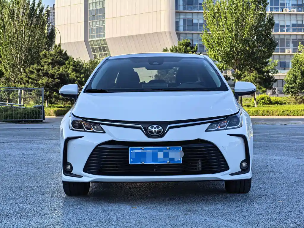 Toyota Corolla — фото 2
