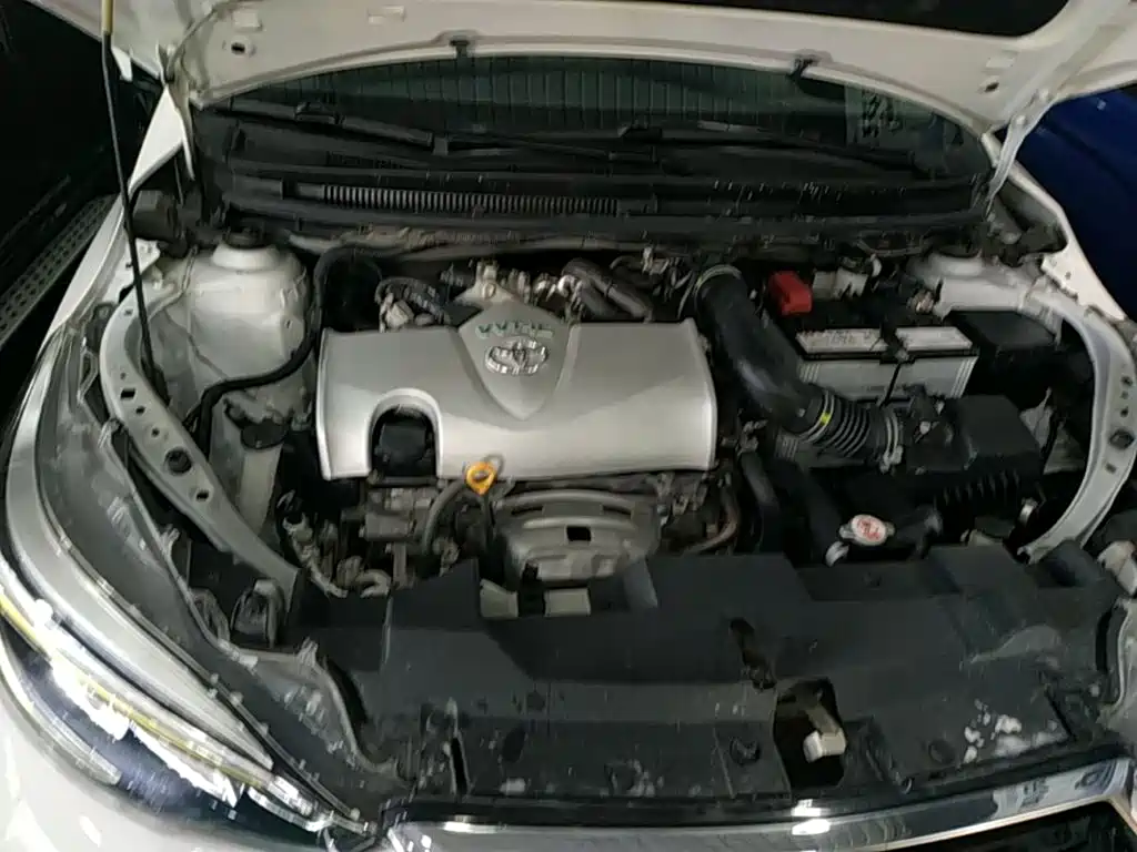 Toyota Yaris L — фото 20