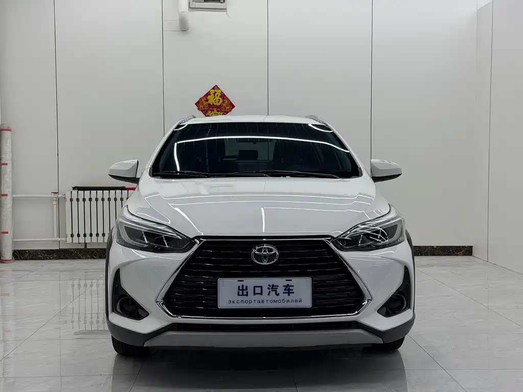 Toyota Yaris L — фото 2