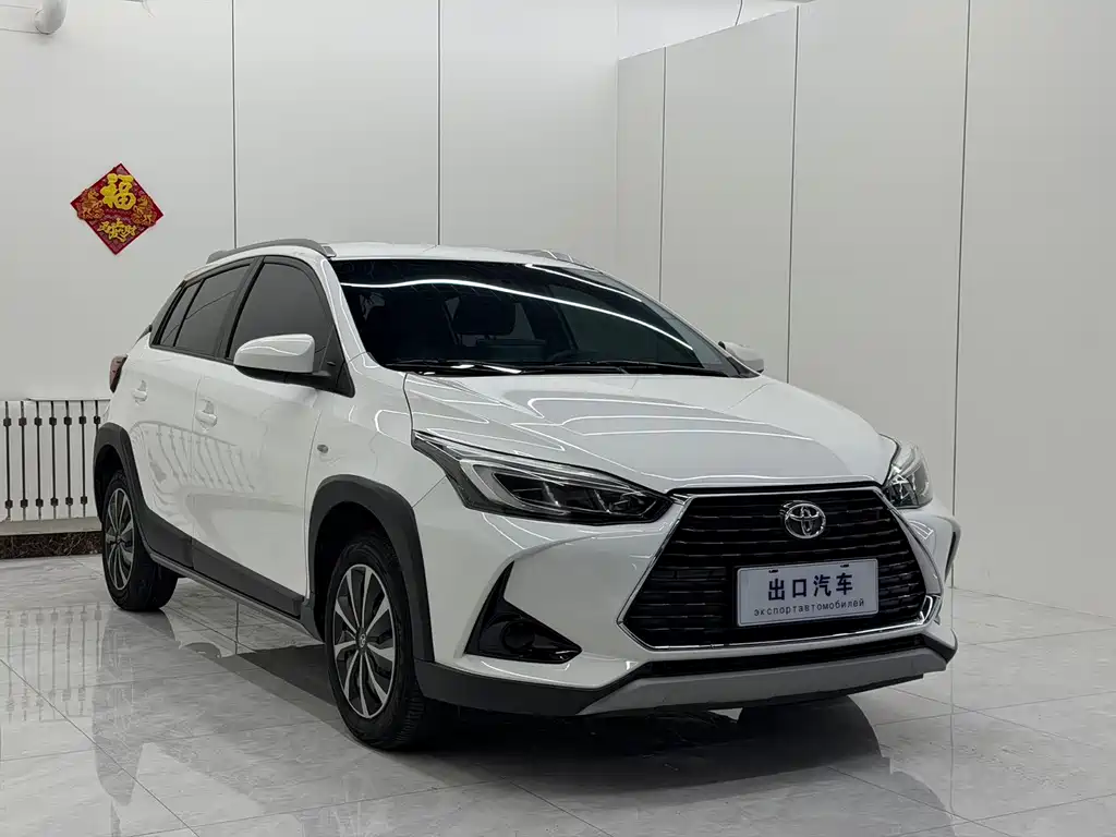 Toyota Yaris L — фото 3