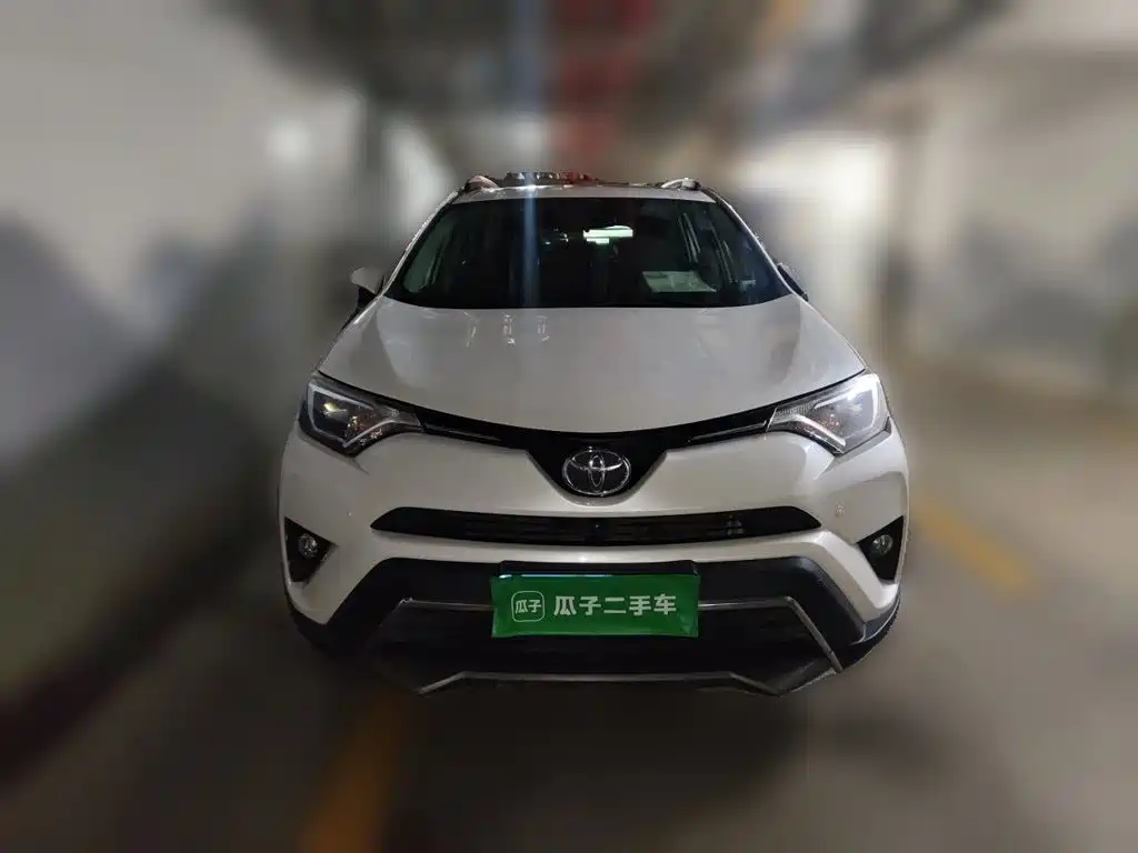 Toyota RAV4 — фото 24