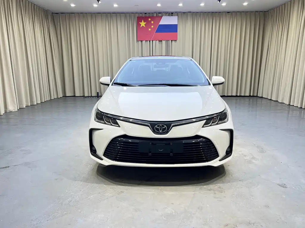Toyota Corolla — фото 2