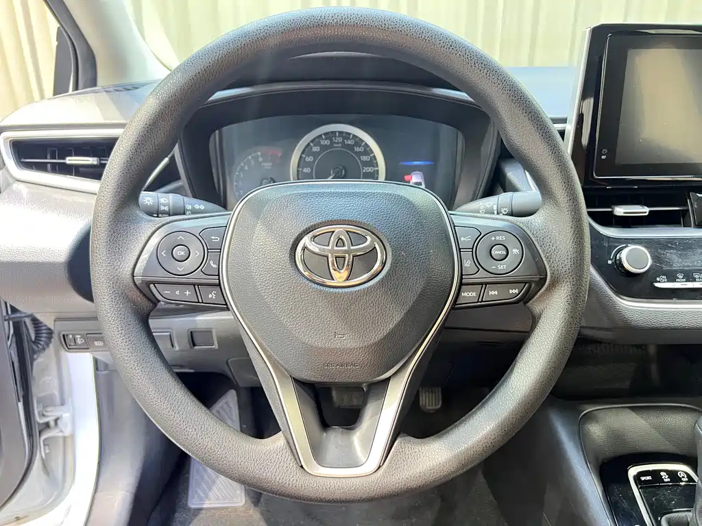 Toyota Corolla — фото 14