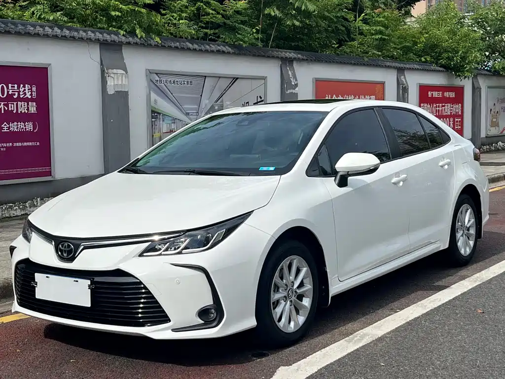 Toyota Corolla — фото 2