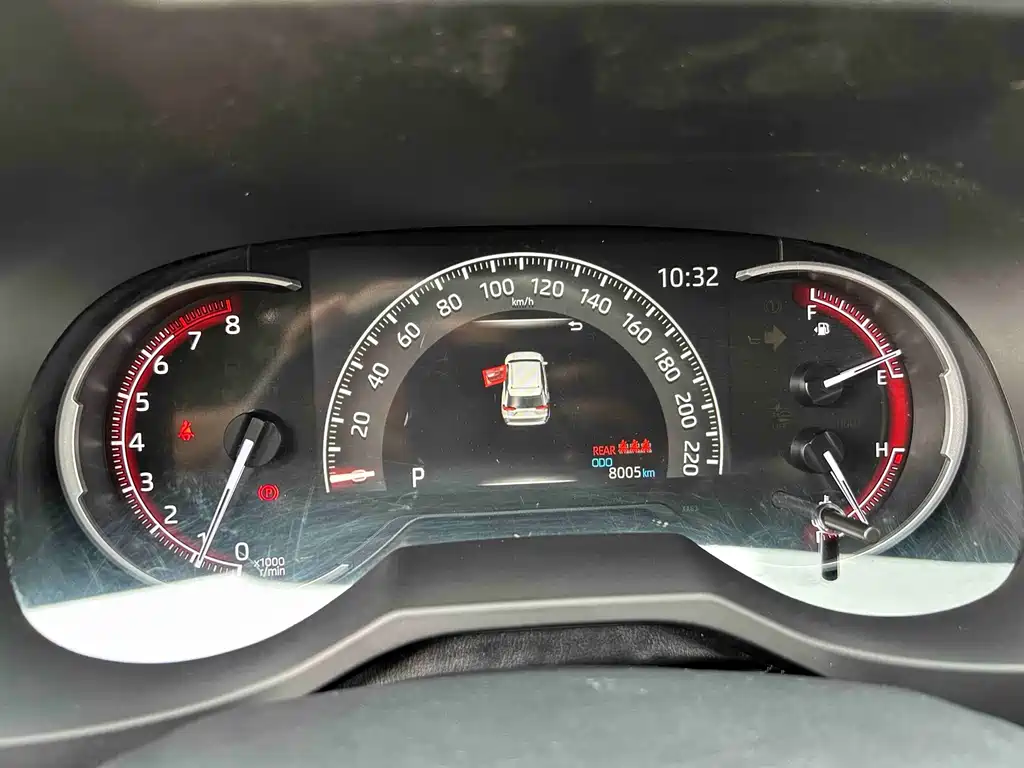 Toyota RAV4 — фото 20