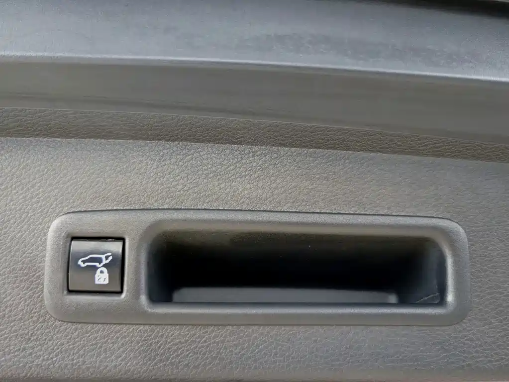 Toyota Sienna — фото 11