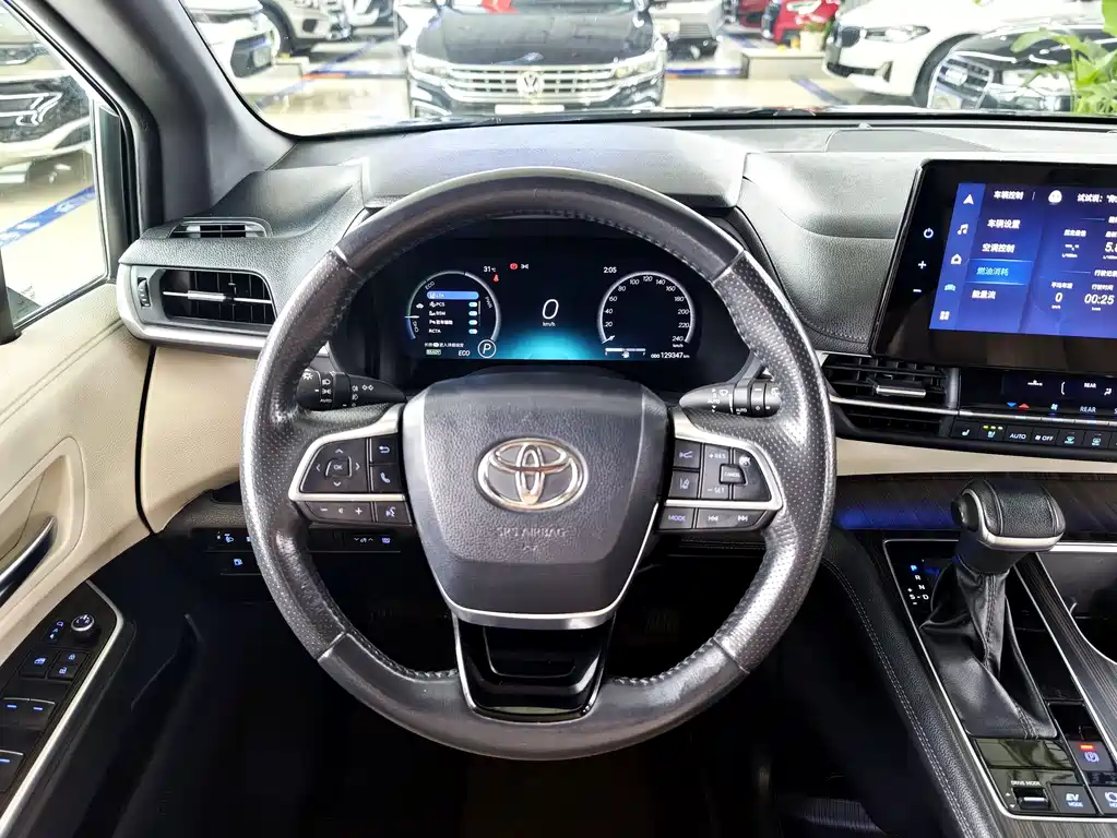 Toyota Sienna — фото 6
