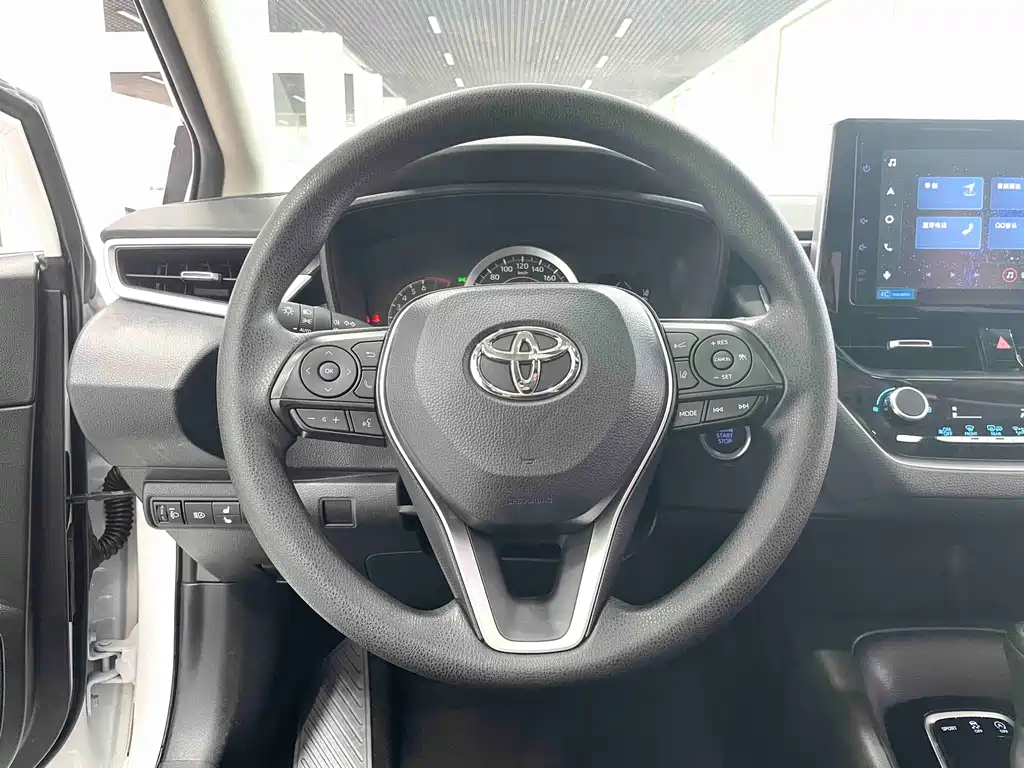 Toyota Corolla — фото 7