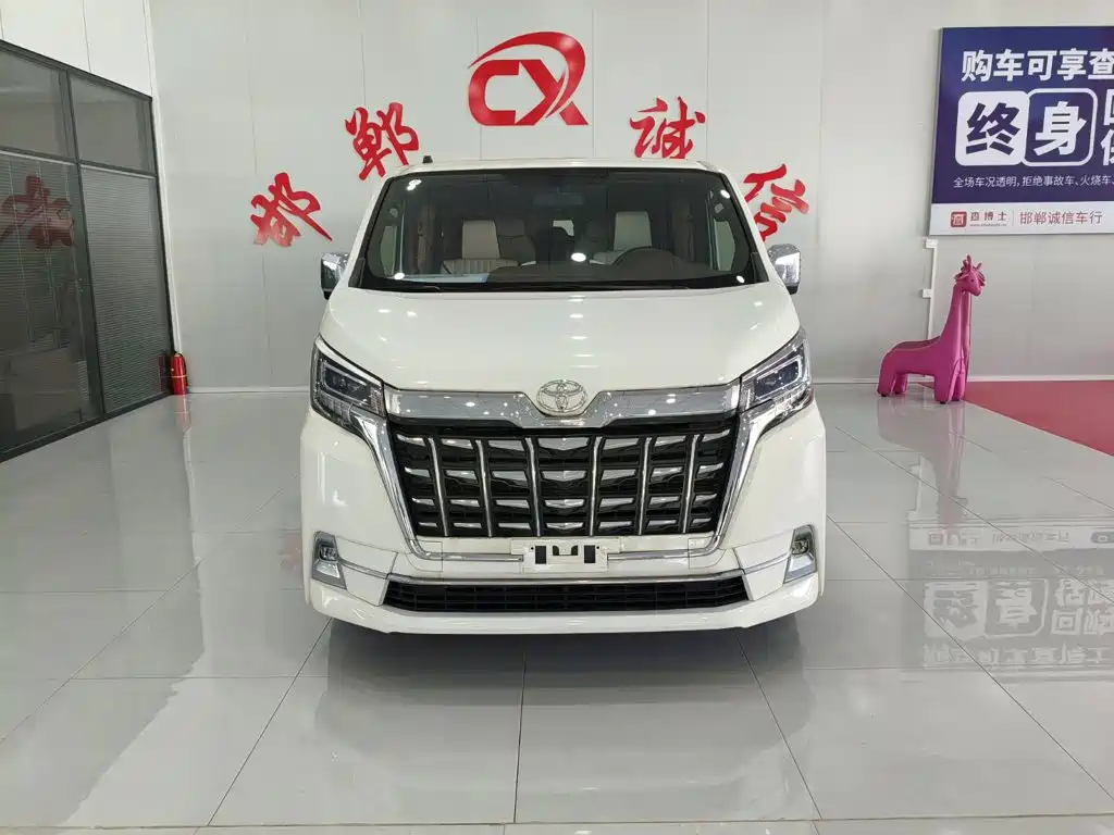 Toyota Hiace — фото 2