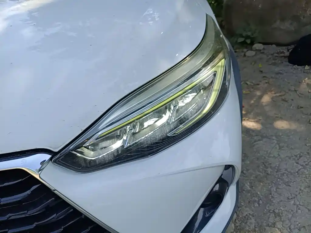 Toyota Yaris L — фото 24
