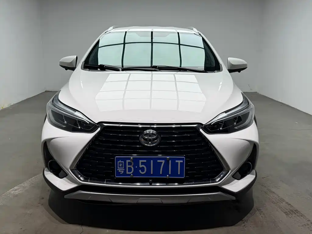 Toyota Yaris L — фото 2