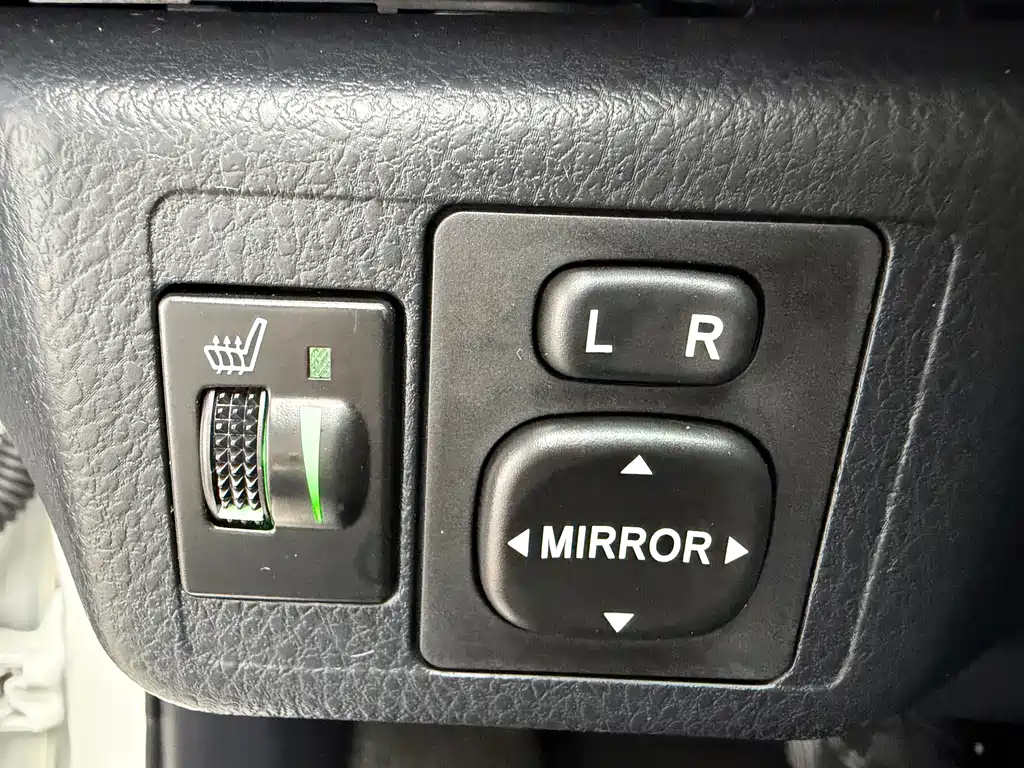 Toyota Yaris L — фото 6