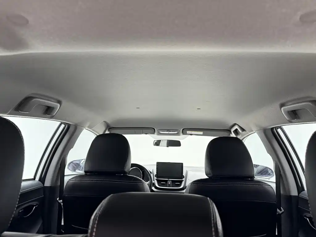 Toyota Yaris L — фото 20