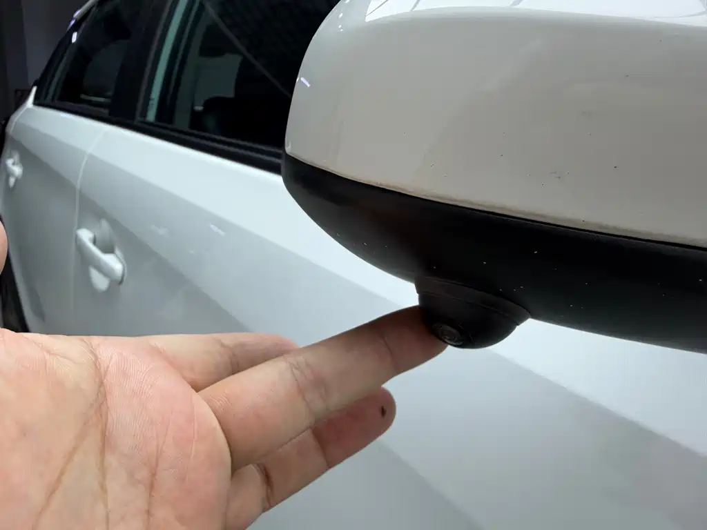 Toyota Yaris L — фото 21