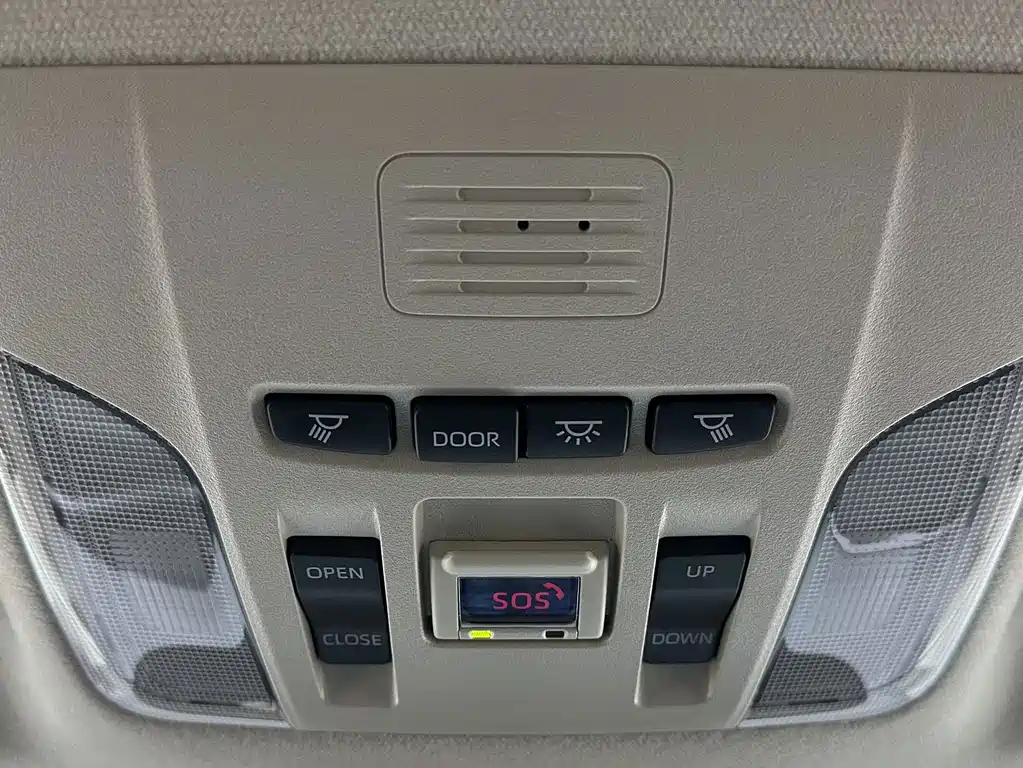 Toyota Corolla — фото 17