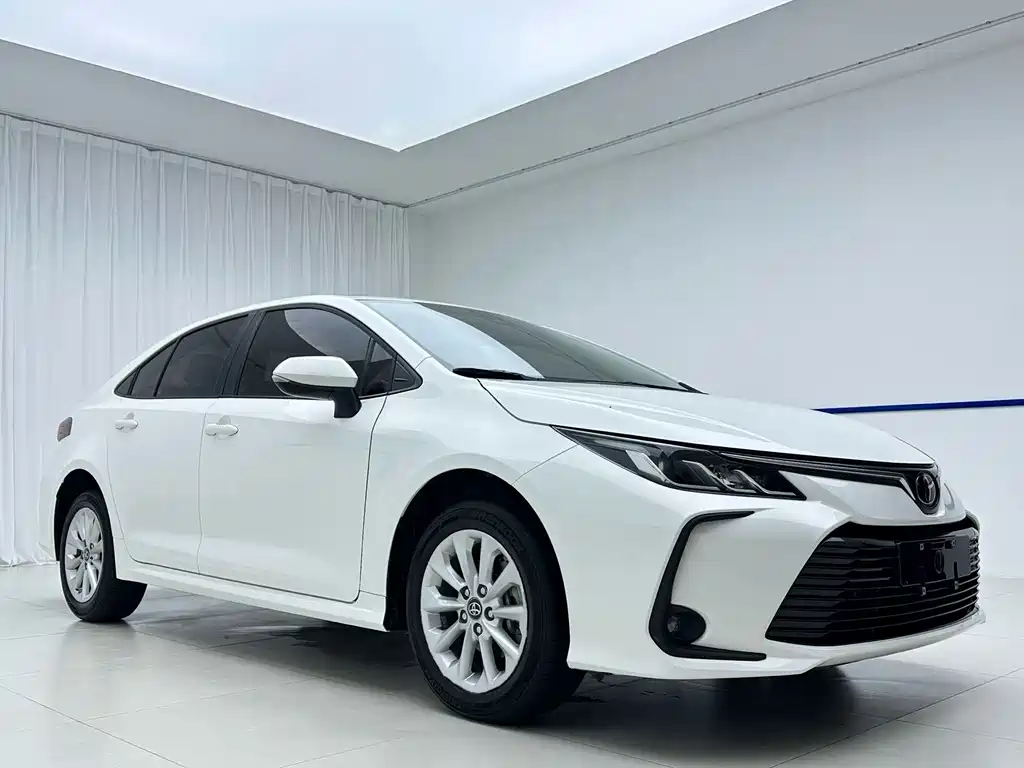 Toyota Corolla — фото 3