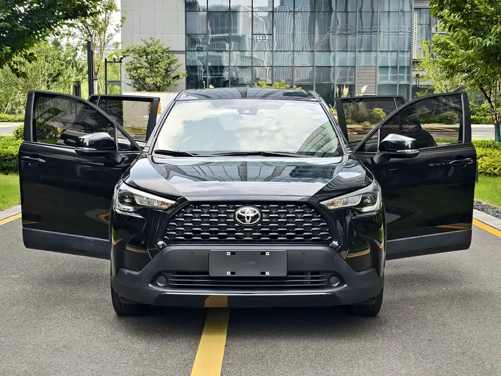 Toyota Corolla Cross — фото 2