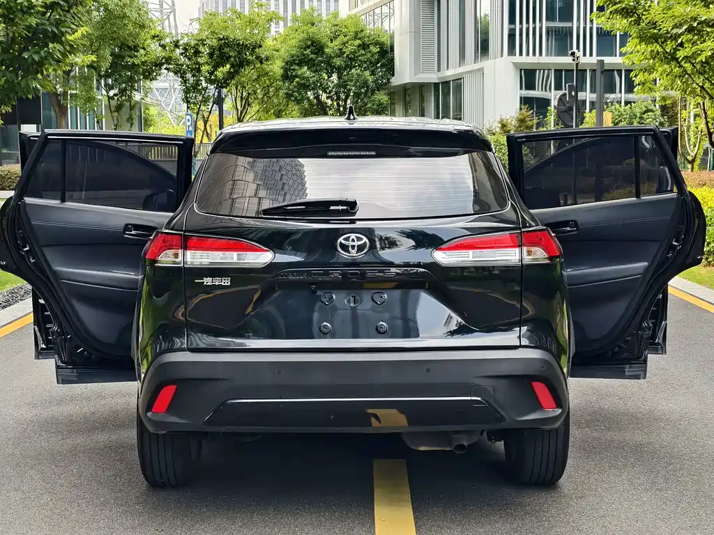 Toyota Corolla Cross — фото 3