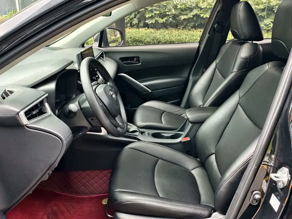Toyota Corolla Cross — фото 21