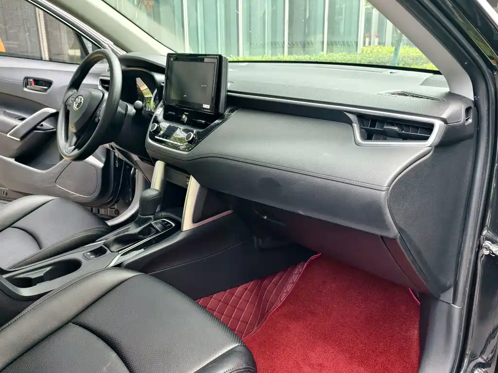 Toyota Corolla Cross — фото 29