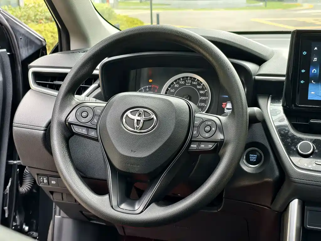 Toyota Corolla Cross — фото 37