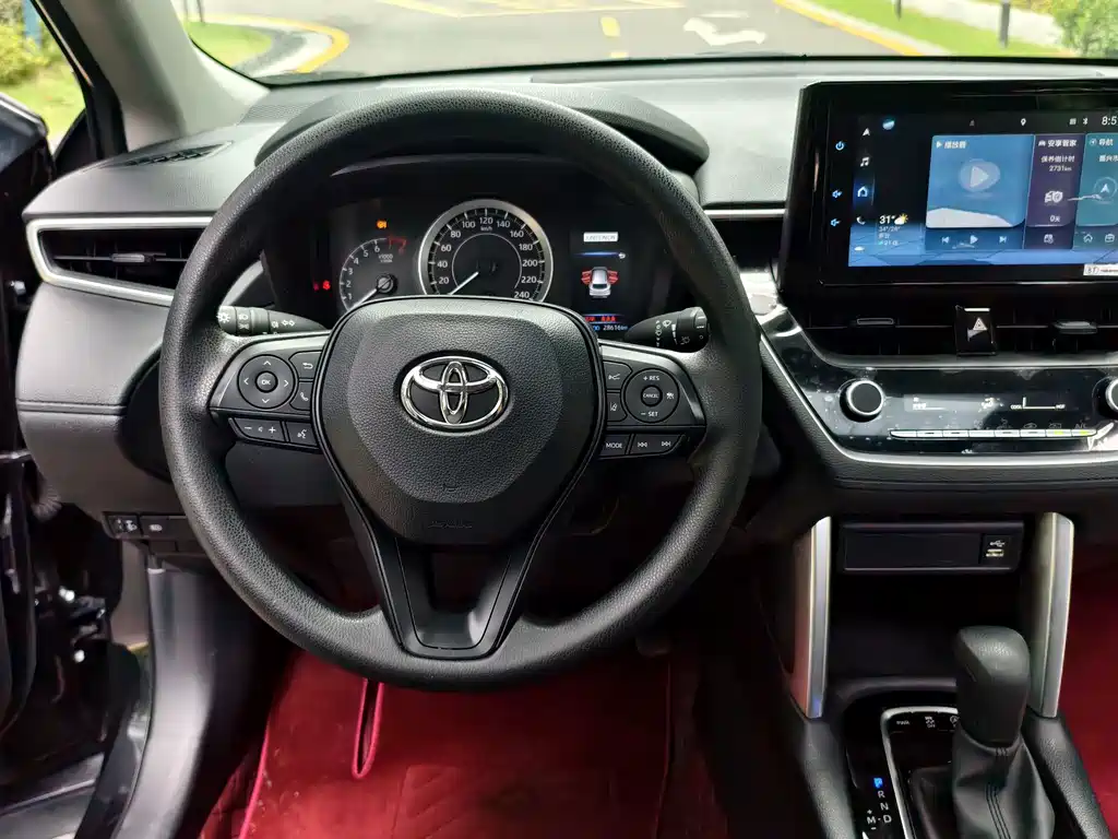 Toyota Corolla Cross — фото 41