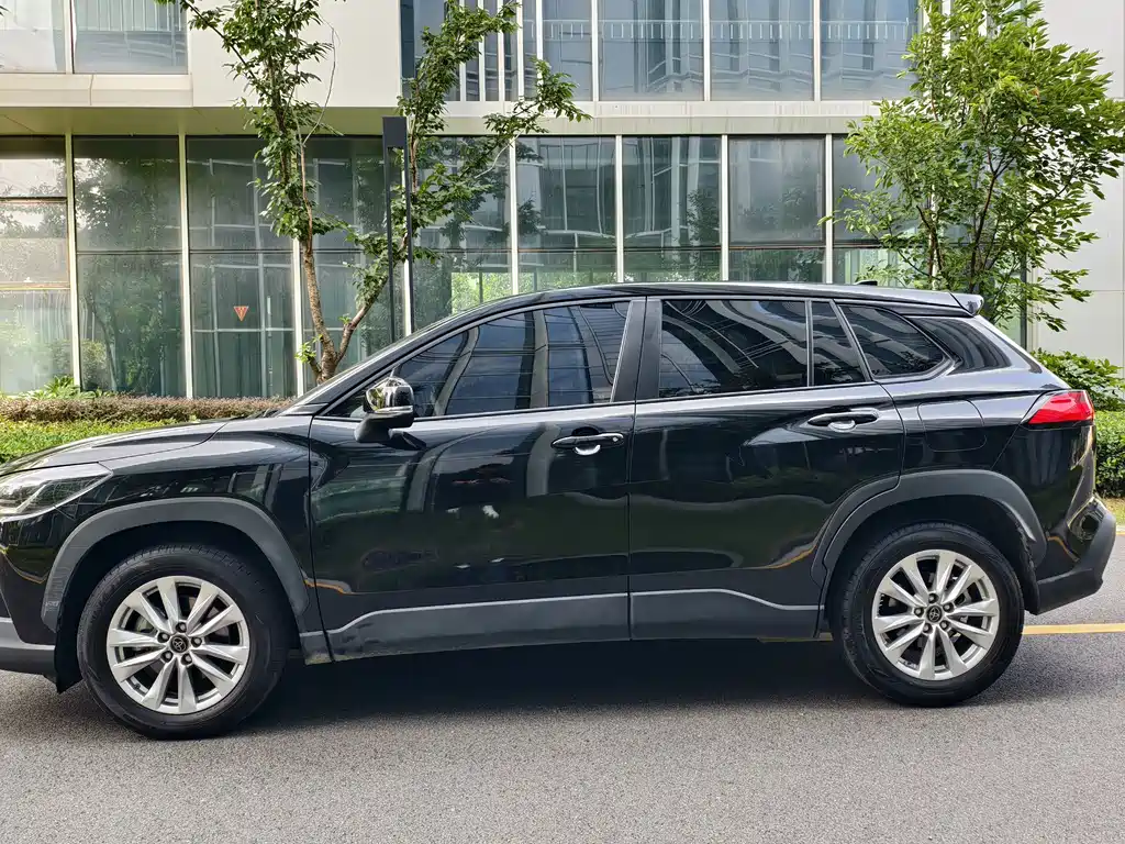 Toyota Corolla Cross — фото 9