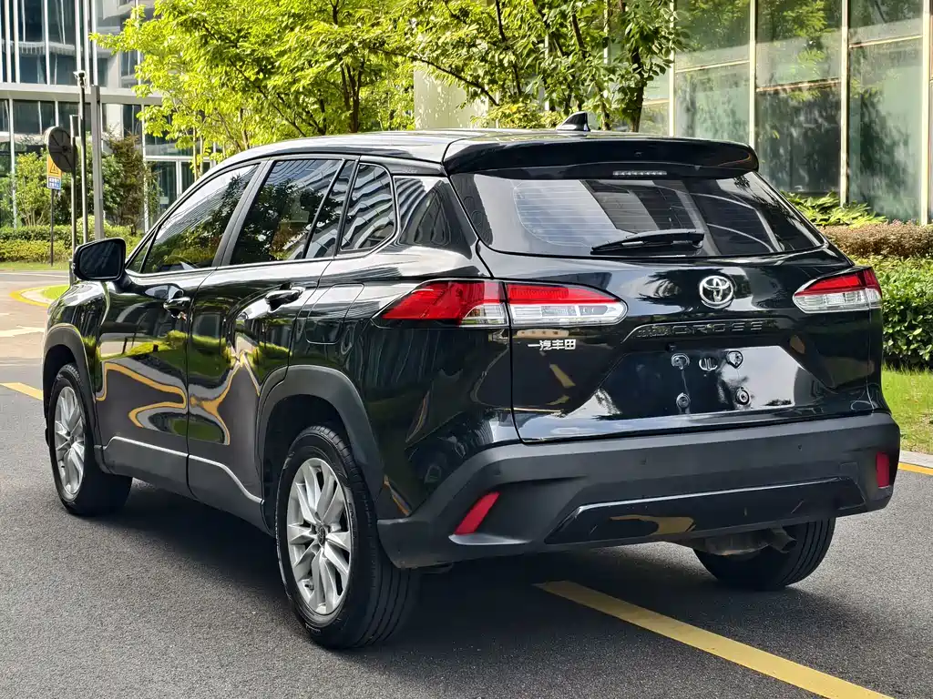 Toyota Corolla Cross — фото 10
