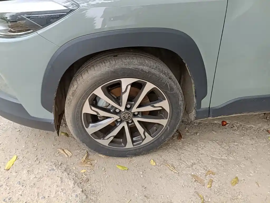 Toyota Corolla Cross — фото 23
