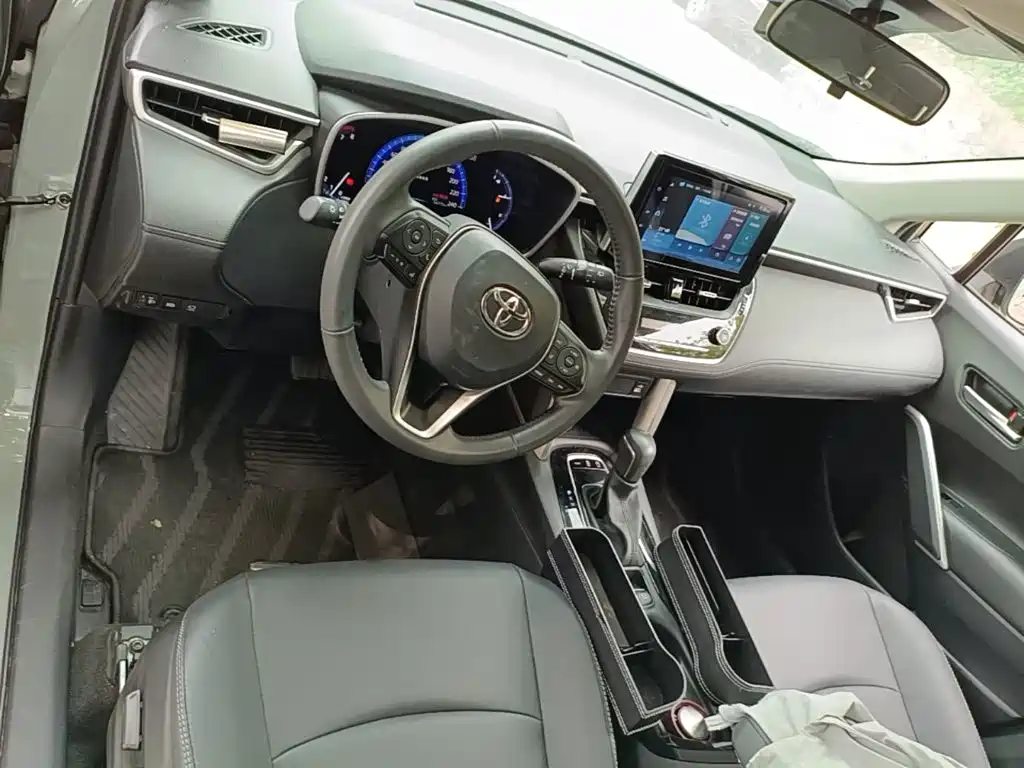 Toyota Corolla Cross — фото 10