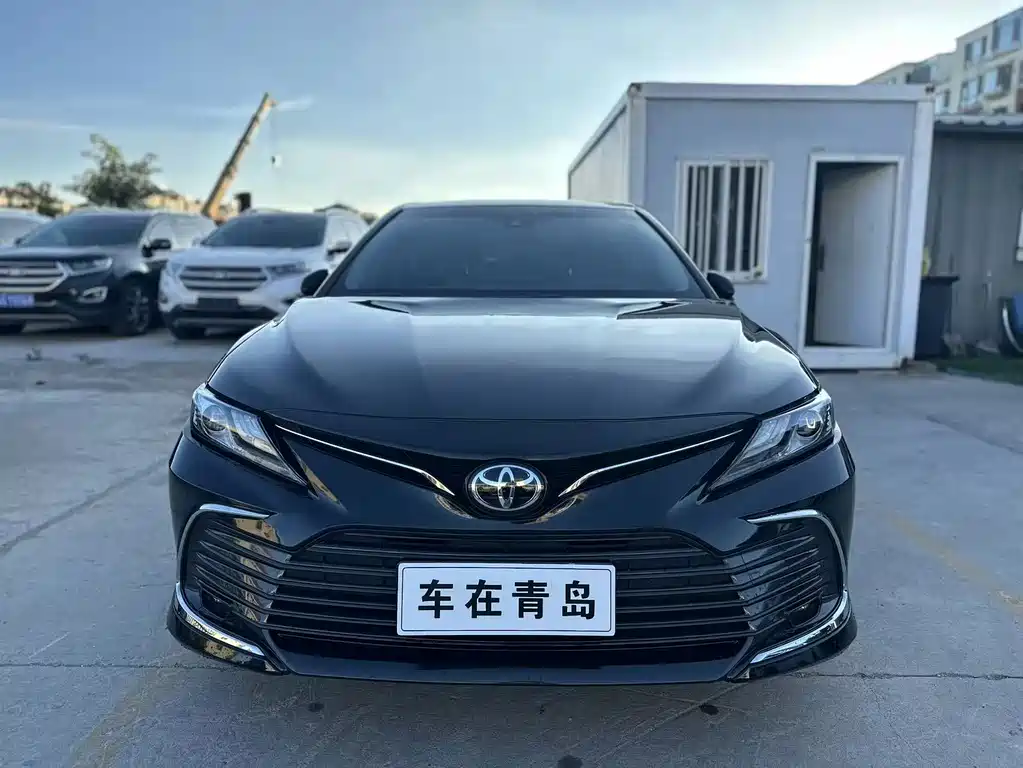 Toyota Camry — фото 2