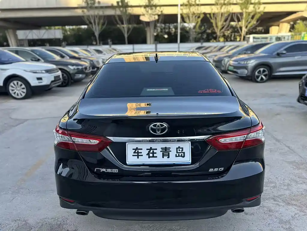 Toyota Camry — фото 8