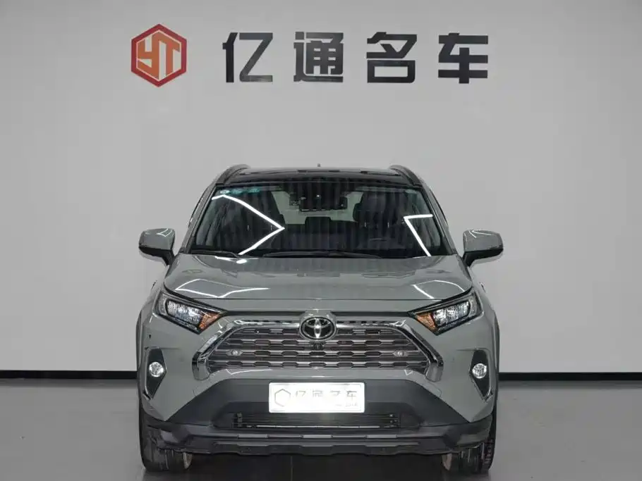 Toyota RAV4 — фото 2